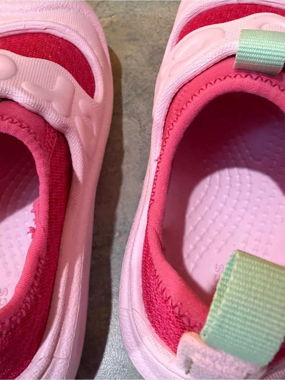CROCS Kids Pink Mesh Water Shoes with Mint Pull Tab